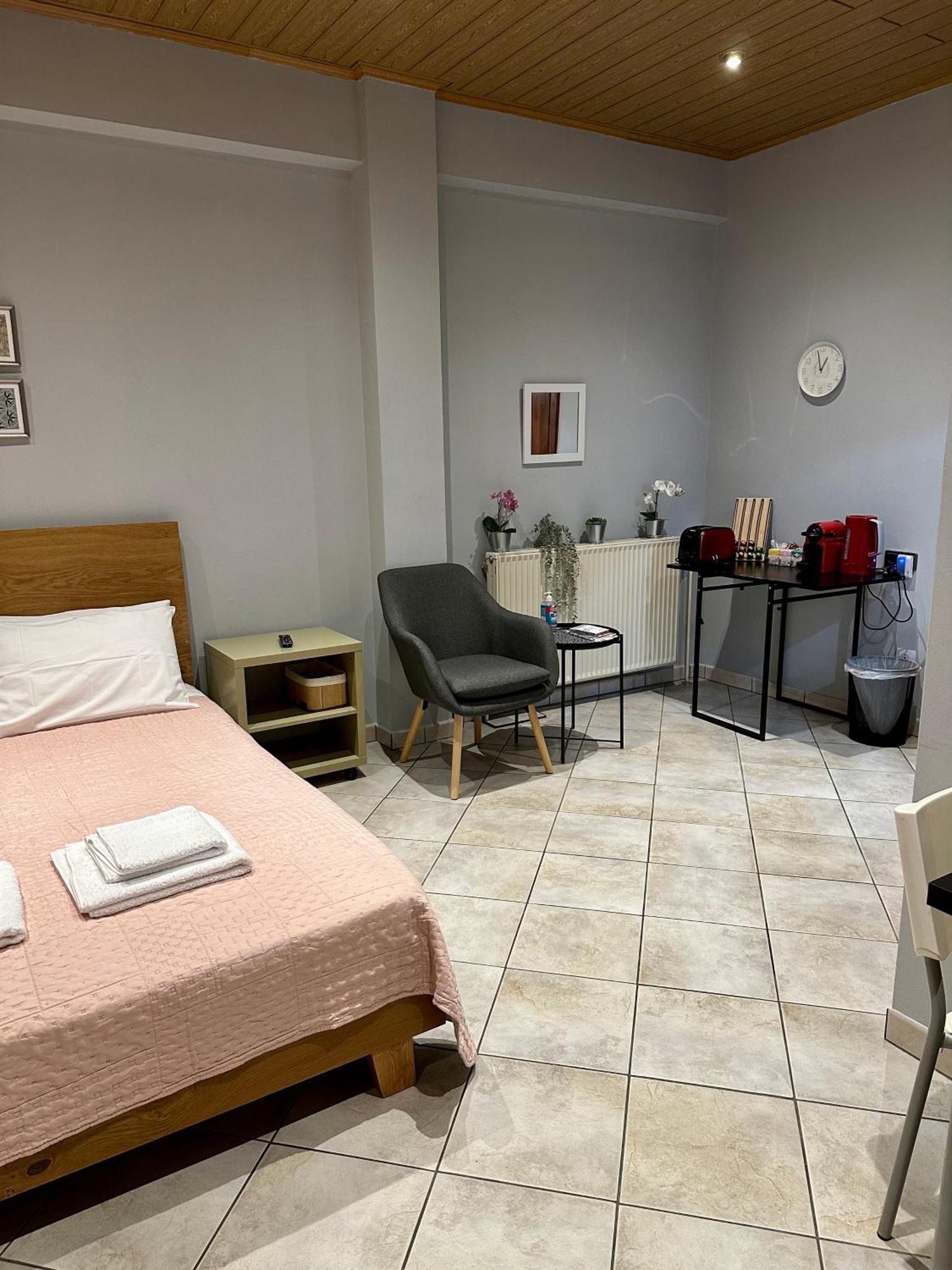Beautiful Apartment Athens Keramikos Екстериор снимка